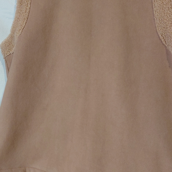 Susan Graver Tan Vest with Sherpa Lining - Picture 7 of 8